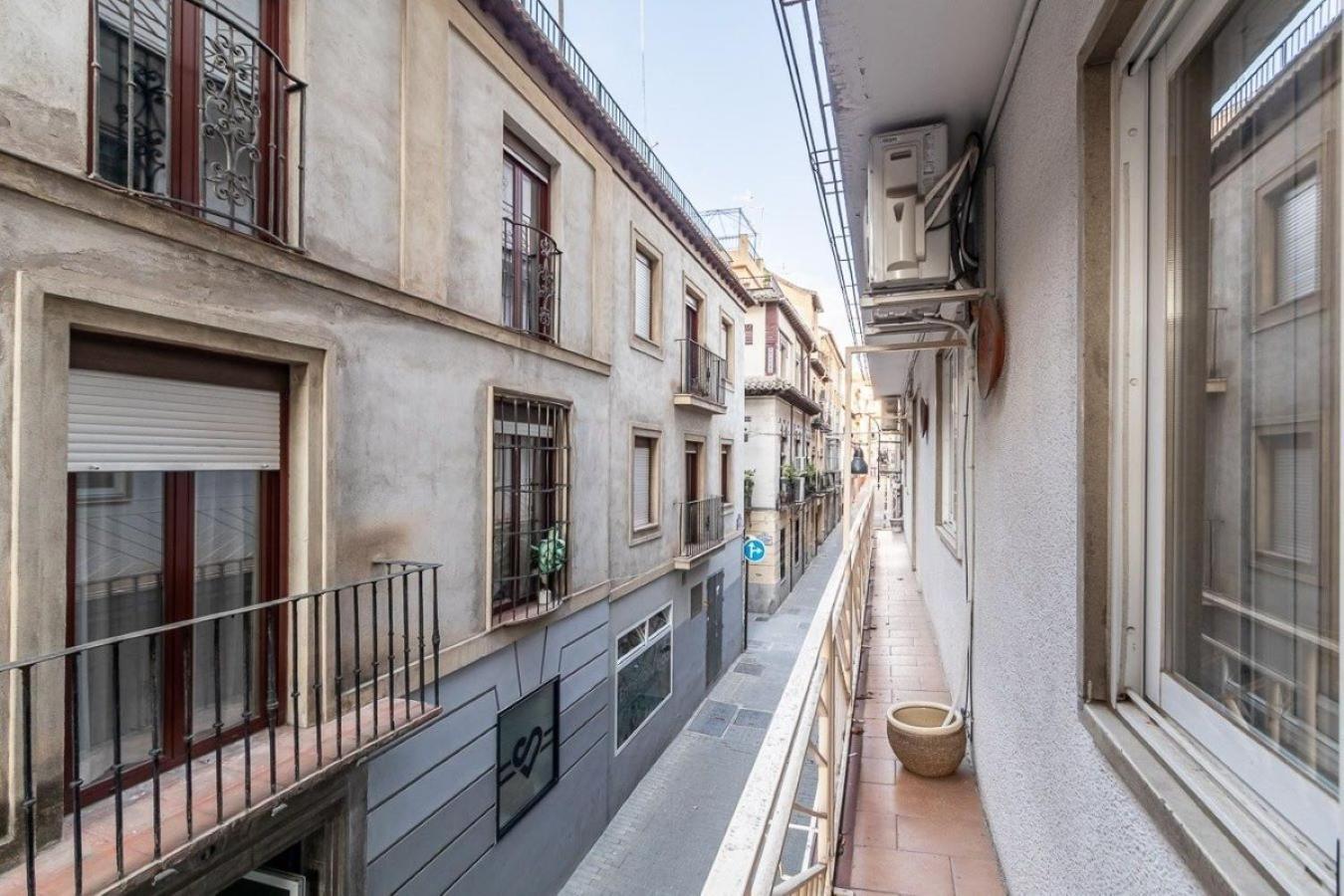 Tuguest Castaneda Apartment Granada Bagian luar foto